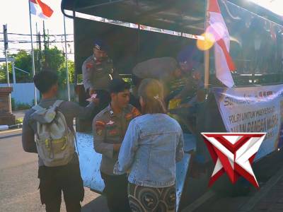 Kegiatan Bakti Masyarakat di Nusa Dua Badung - PoliceTube