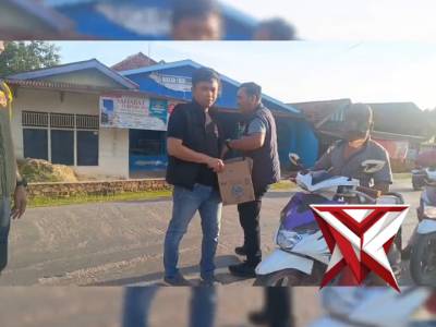 Giat pembagian takjil  oleh personil polsek pampanga