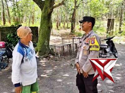 KEGIATAN BHABIN POLSEK DABO SINGKEP DI DESA