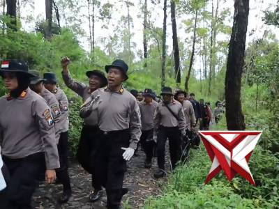 Polres Magetan ikut ambil bagian dalam Gerakan Indonesia ASRI (Aman, Sehat, Resik, Indah) - PoliceTube