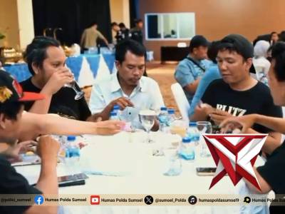 Gelar Buka Puasa Bersama Awak Media, Kapolda Sumsel Tegaskan Kemitraan Strategis - PoliceTube