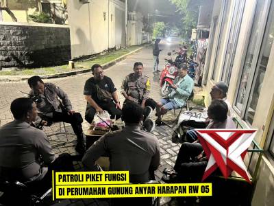 Polsek Gunung Anyar Laksanakan Patroli dan Kunjungan Tahanan - PoliceTube