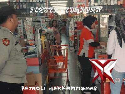 Patroli Humanis Polsek Gedangan Sambangi Minimarket, Sampaikan Pesan Kamtibmas