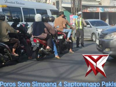 Poros Sore Simpang 4 Saptorenggo Pakis - PoliceTube