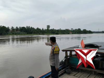 Cek debit air - PoliceTube