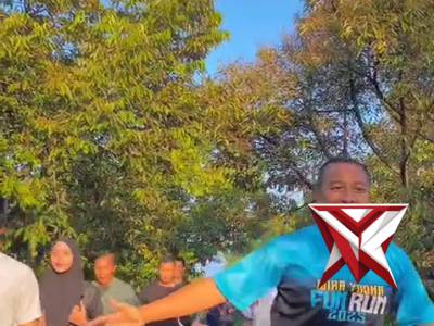 Kapolres Kediri melaksanakan olahraga pagi bersama anggota Polres Kediri.