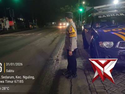 Patroli Bluelight Polsek Nguling - PoliceTube