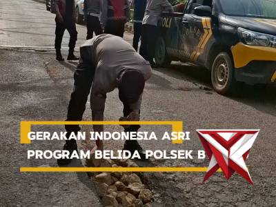 Polsek BTS Ulu Polres Musi Rawas Laksanakan Gerakan Indonesia Asri, Perbaiki Jalan Rusak dan Pasang - PoliceTube