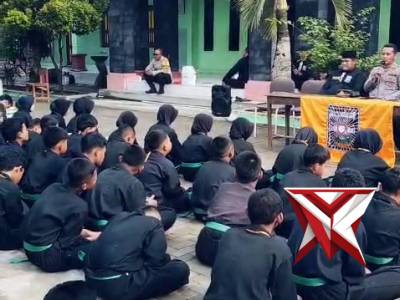 Kapolsek Kartoharjo Akp Eko Supriyanto.S.H. memberikan pengarahan dan sampaikan pesan Kamtibmas - PoliceTube