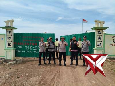 GIAT PENGAMANAN AKSI UJUK RASA DI PT. KELANTAN SAKTI III DESA ULAK DEPATI KECAMATAN PAMPANGAN OKI - PoliceTube