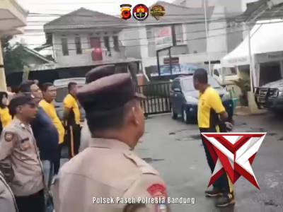 Polsek Paseh melaksanakan kegiatan korve di lingkungan Mapolsek Paseh