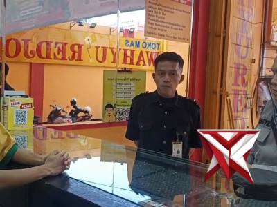 Cooling System penjaga dan pengunjung Toko Emas Wahyu Redjo Pugeran, Kec. Gondang.