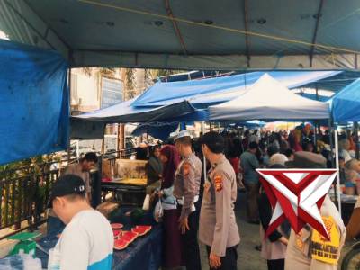 Pengamanan Pasar Ramadhan Polsek Pangkalan Kuras
