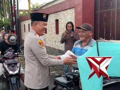 Pembagian takjil dan buka puasa bersama Kapolresta Banyumas dengan Cipayung Plus Banyumas