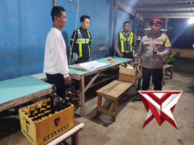 Polsek Wiyung Patroli Ops Pekat - PoliceTube