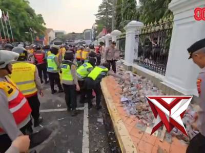 Polri Gelar Aksi Bersih-Bersih Pasca Unjuk Rasa di Pati