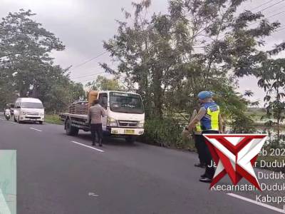 PENERTIBAN JAM OPERASIONAL TRUCK
