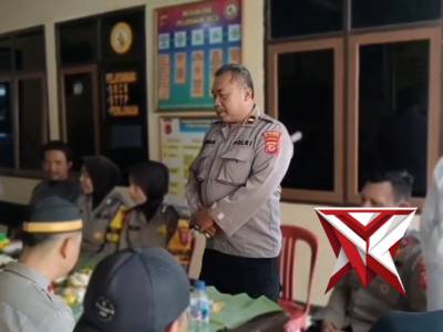 Sederhana Namun Penuh Makna, Kapolsek Majalengka Kota Lepas Purna Tugas Waka Polsek IPDA Deni Sudraj - PoliceTube
