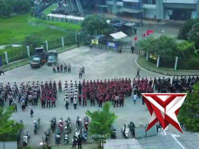 Pengaman sepak bola ACL 2 persib vs bangkok united - PoliceTube