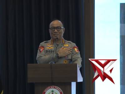 Korsabhara Tampilkan Display Seragam Polwan Patroli Dialogis dalam Sidang Pleno Wandiklat Polri 2025