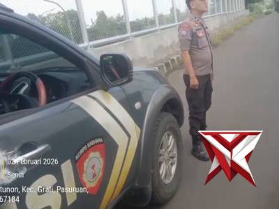 ANGGOTA POLSEK GRATI MELAKSANAKAN PATROLI ANTISIPASI 3C DI FLY OVER DESA SUMBERAGUNG. - PoliceTube