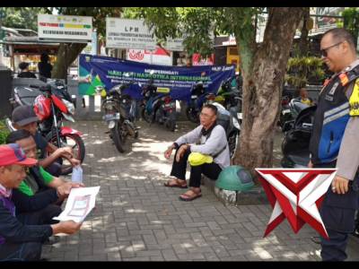 Bhabinkamtibmas Polsek Panyileukan sambang warga - PoliceTube