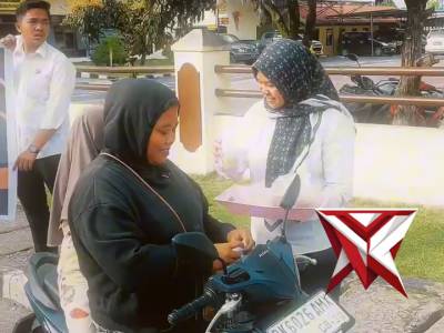 Polres Dairi Bagikan 200 Paket Takjil, Wujud Kepedulian di Bulan Suci Ramadhan 1447 H