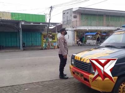 Sate Kerang Siang depan Pasar Pohjejer Desa Pohjejer, Kec. Gondang. - PoliceTube