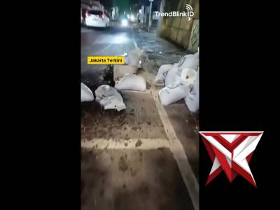 Pemotor Terpental Tabrak Gerobak di Puri Kembangan, Jakarta Barat | NineGlobalNews (14/9/2025)