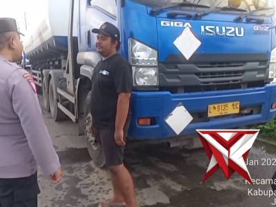 Giat pembatasan jam operasional - PoliceTube