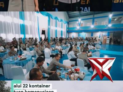 melepas 22 kontainer bantuan kemanusiaan Polri untuk masyarakat terdampak bencana di Aceh - PoliceTube