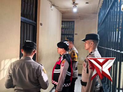 Pengecekan Tahanan Oleh Piket SPKT dan Tahti didampingi oleh Pawas dan Pamapta - PoliceTube