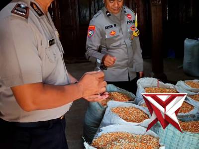 Bhabinkamtibmas melaksanakan Sambang desa - PoliceTube