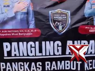 Program PANGLING ANDALAN (Pangkas Rambut Kliling) GRATIS Polsek Sanga Desa Polres Musi Banyuasin. - PoliceTube