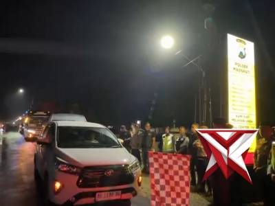 Pemberangkatan rombongan PCNU Kab. Magetan menghadiri peringatan 1 Abad Masehi NU di Kota Malang. Se