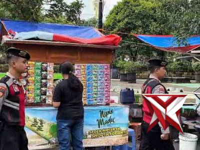 Patroli & Pengamanan Bazar Ramadhan ?? Sat Samapta Polres Magetan melaksanakan patroli dan pengama - PoliceTube
