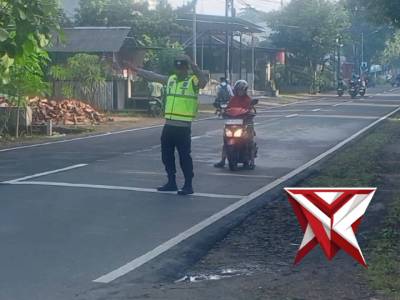 Polsek Slahung Giat Pengaturan Lalulintas