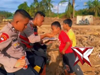 menghadirkan senyum dan semangat bagi anak-anak - PoliceTube