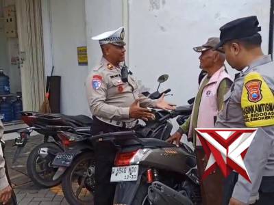 Polsek Simokerto Laksanakan Patroli Jukir Liar - PoliceTube