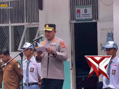 KAPOLRES ABDYA PIMPIN UPACARA BENDERA - PoliceTube