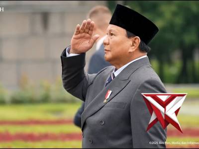 Presiden Prabowo Letakkan Karangan Bunga di Piskaryovskoye Memorial, St. Petersburg, 19 Juni 2025 - PoliceTube