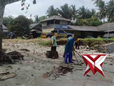 PERSONIL POLRES BANGKA BARAT MELAKSANAKAM KURVE DI PANTAI bangka barat - PoliceTube