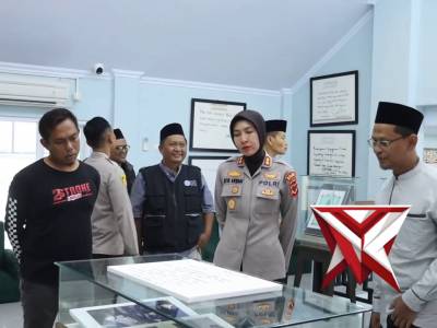 Kapolres Majalengka melaksanakan kegiatan silaturahmi dengan pimpinan pondok pesantres santi asromo - PoliceTube