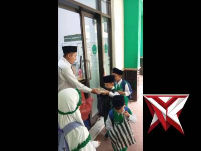 Pembagian mbg - PoliceTube