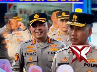 Moment Kapolda Bengkulu borong takjil bersama PJU Polda Bengkulu dan Kapolres Bengkulu Utara. - PoliceTube