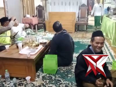 KAPOLSEK NGASEM BERSILATURAHMI KE TOKOH AGAMA