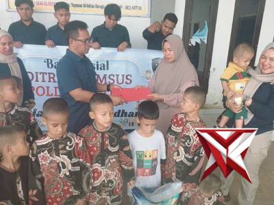 DITRESKRIMSUS POLDA SULTRA GELAR BAKSOS RAMADAN DI PANTI ASUHAN AL IKHLAS BARUGA