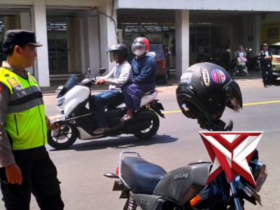 Patroli siang dialogis dan humanis - PoliceTube