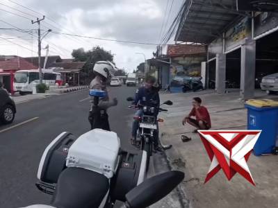 Jadikanlah berguna bagi orang banyak. Karena hidup cuma sekali, hiduplah yang berarti