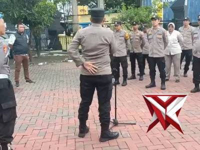 Kapolsek Ambil Apel  Pagi di Mapolsek Prambon